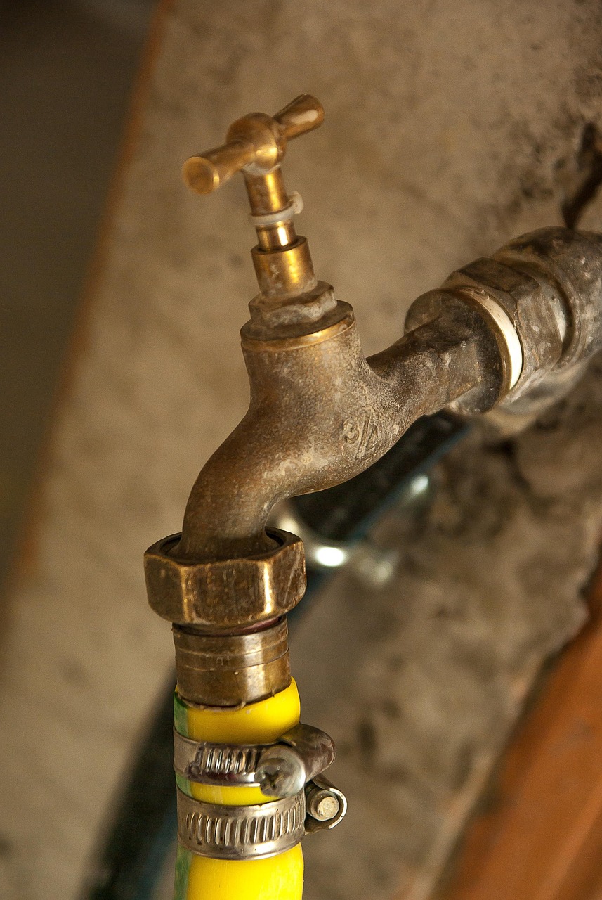 Les bases de la plomberie pour bricoleurs découvrez les bases de la plomberie : conseils essentiels, outils indispensables et astuces pratiques pour entretenir et réparer vos installations sanitaires rapidement et efficacement.