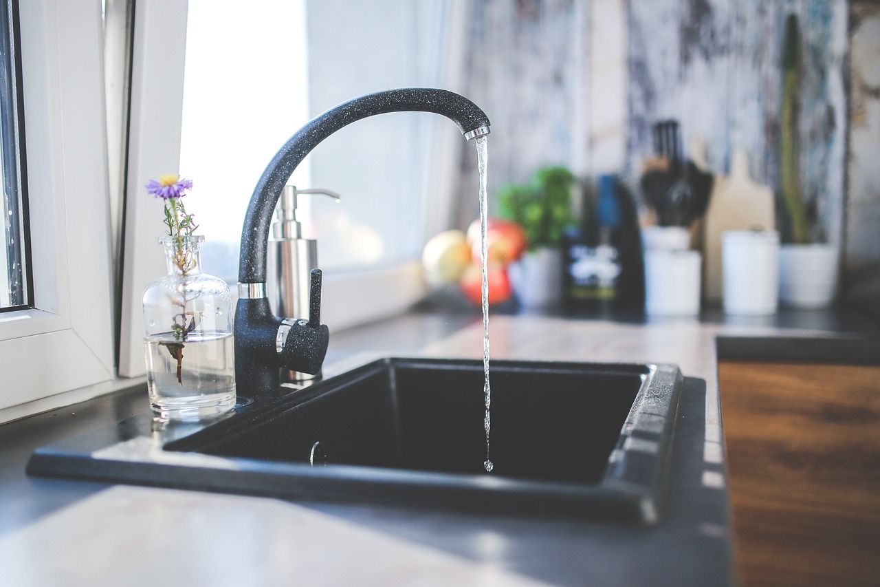 remplacer siphon lavabo : guide complet pour réussir l'installation remplacement de siphon d'évier : guide complet pour effectuer un changement efficace et éviter les fuites.
